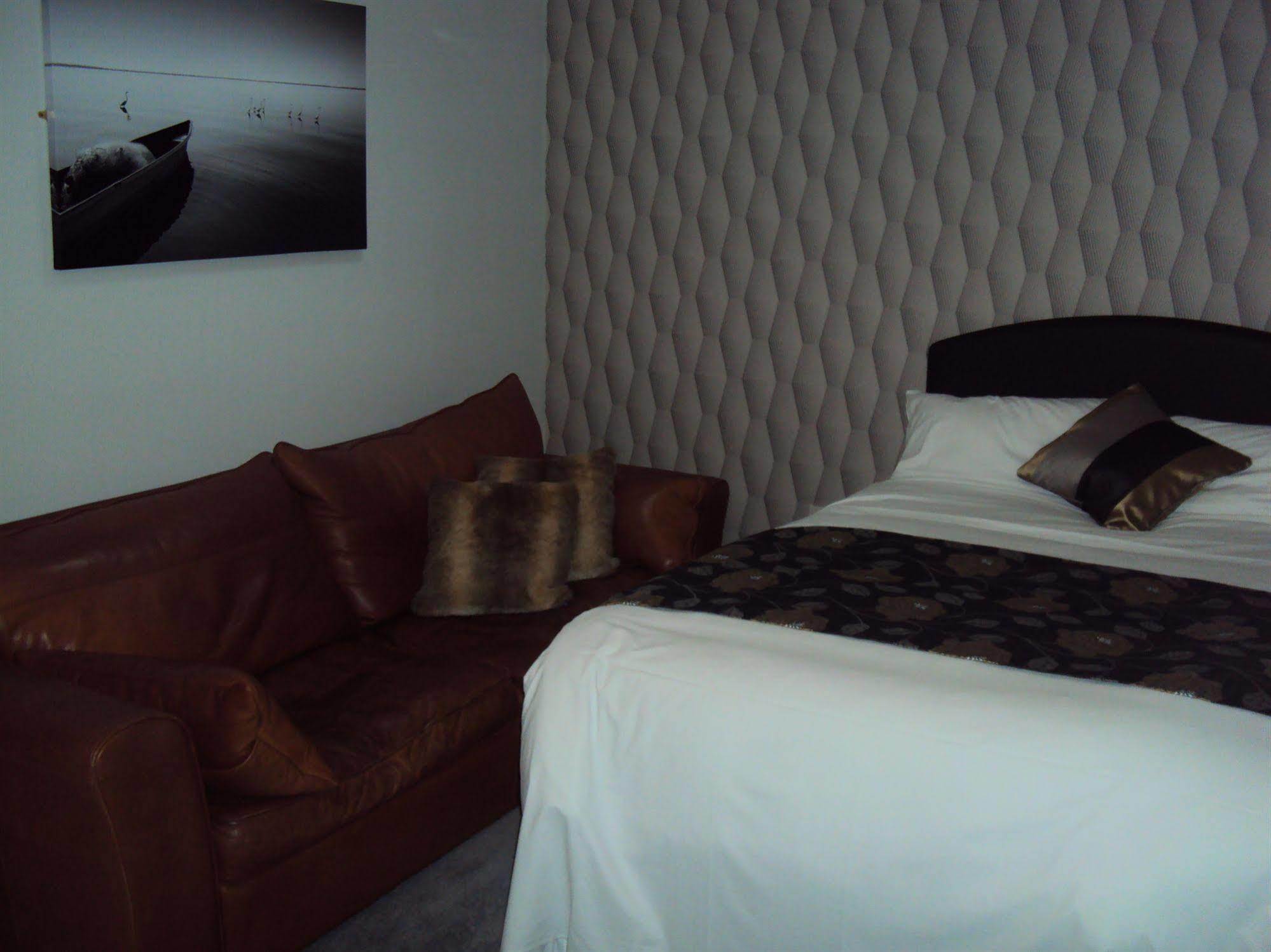 Jeffersons Hotel & Serviced Apartments (Adults Only) Barrow-in-Furness Esterno foto